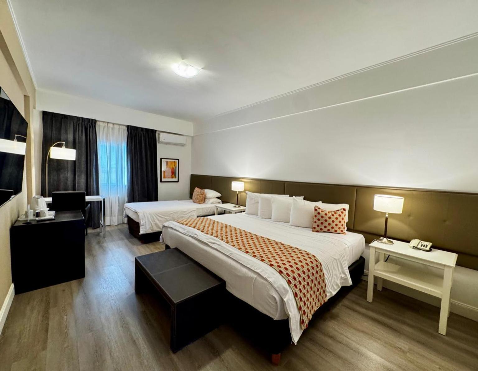 Hotel Tolosa Puerto Madryn Buitenkant foto